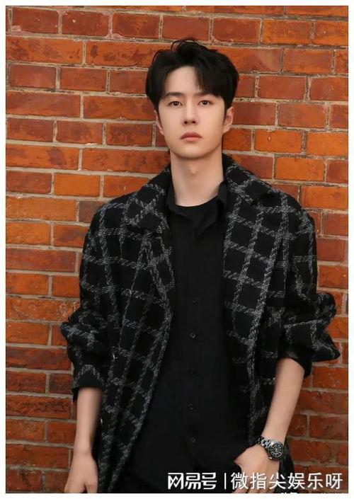 娱乐圈帅哥爆料明星,揭秘明星不为人知的帅气瞬间